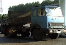 800px-MAZ_truck_in_russia.JPG