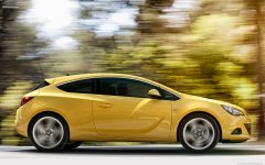 Opel-Astra-GTC-2011-1680x1050-005.jpg