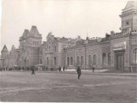 Вокзал станции Саратов-I 1972.jpg