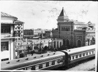 Саратовский вокзал и привокзальная площадь 1958-70.jpg