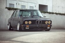 bmw-e28-slammed.jpg