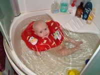04_babyswimmer.jpg 04_babyswimmer.jpg